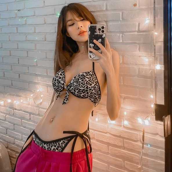 จีน่า อันนา กับ 20 ภาพชุดว่ายน้ำแซ่บ ๆ สไตล์คุณแม่ลูกสอง แต่หุ่นอย่างเซี้ยะ